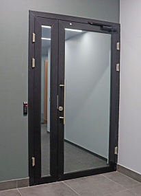 Огнестойкая дверь с шумоизоляцией в офисное здание